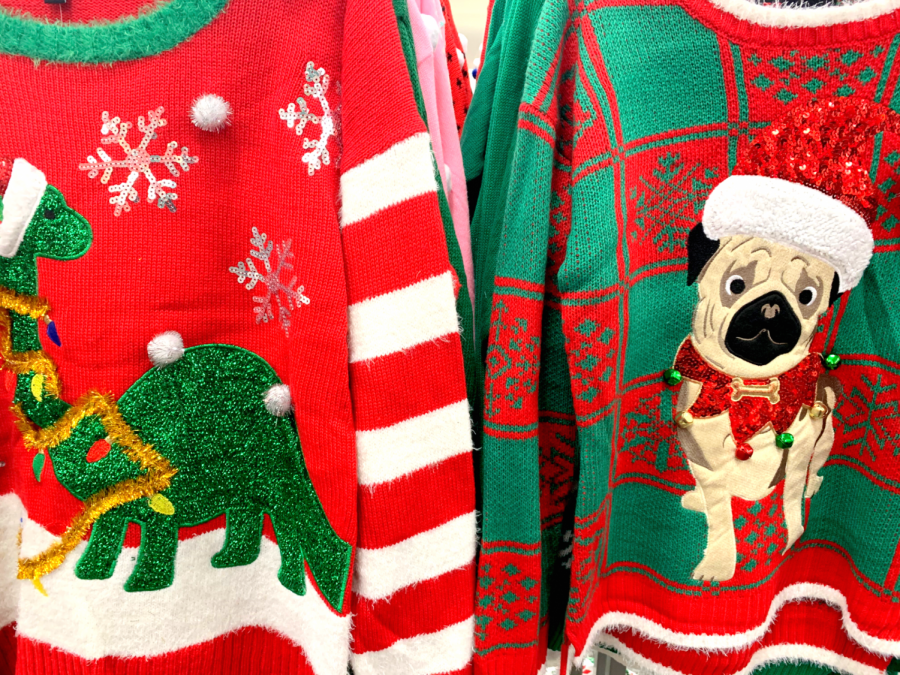 Buy+or+Bye%3A+Tacky+Holiday+Sweaters