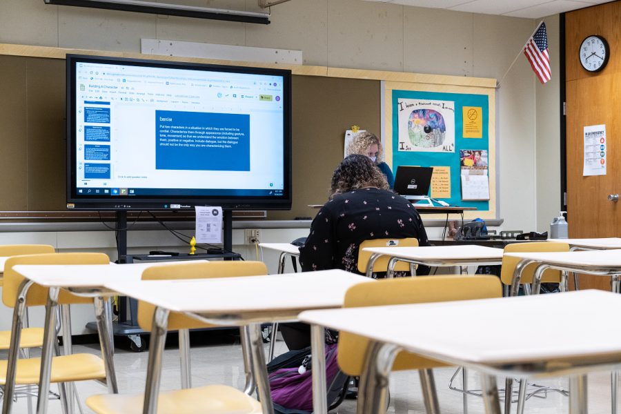 With practically an entire classroom online, Mrs. Rhinehart has only one student in person during her second period class on cohort 2 days.