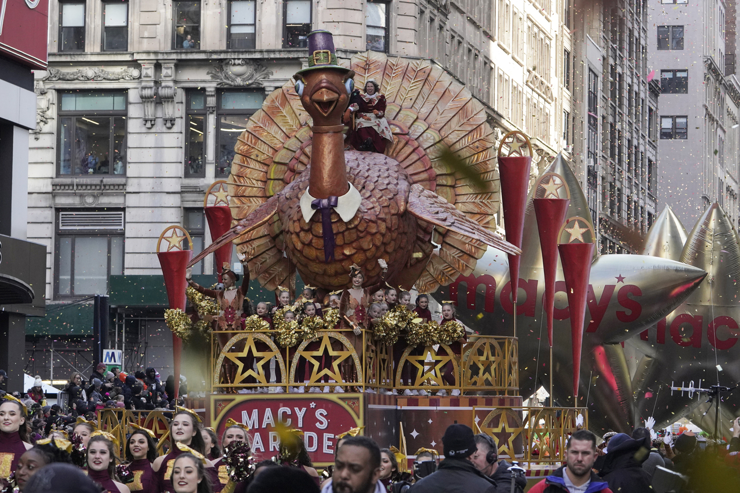 Then And Now The Macys Day Parade The Uproar