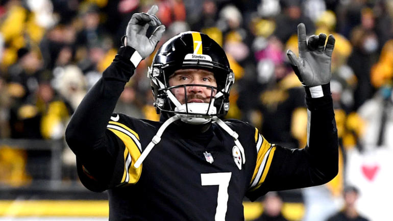 Ben+Roethlisberger+salutes+the+crowd+for+the+final+time+at+Heinz+two+weekends+ago+after+a+victory+over+the+Browns.