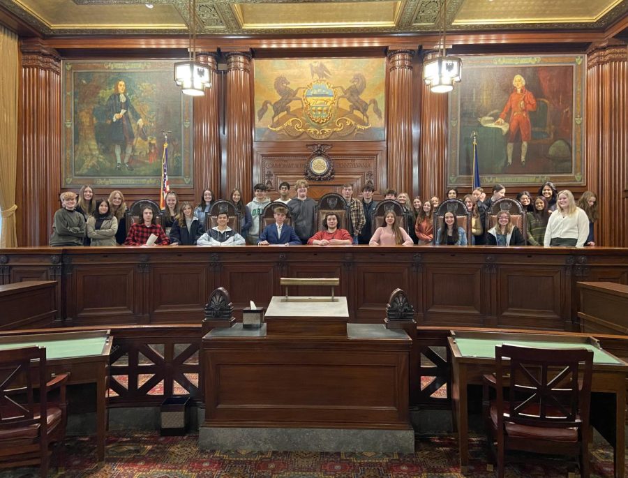 Mr.+Greenleafs+Sociology+and+Law+and+Justice+classes+gather+inside+the+courtroom+at+the+Allegheny+County+Courthouse.