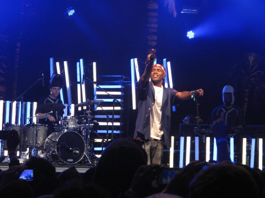 Frank+Ocean+Continues+to+Innovate%2C+Even+Live