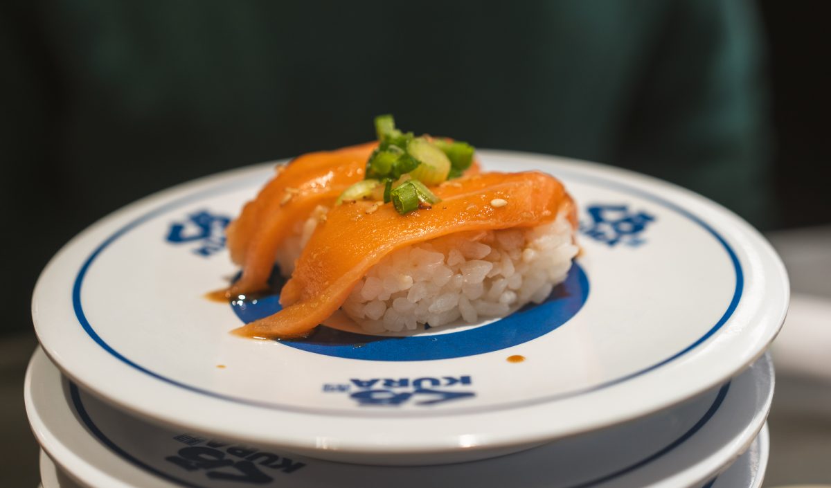 However, if you see the Garlic Ponzu Salmon coming your way, don’t pass it up; It’s a delicious garlicky twist on the iconic salmon nigiri.