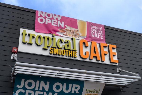 The newest restaurant offering within walking distance from NASH, Tropical Smoothie Cafe is attracting students as the weather grows warmer.